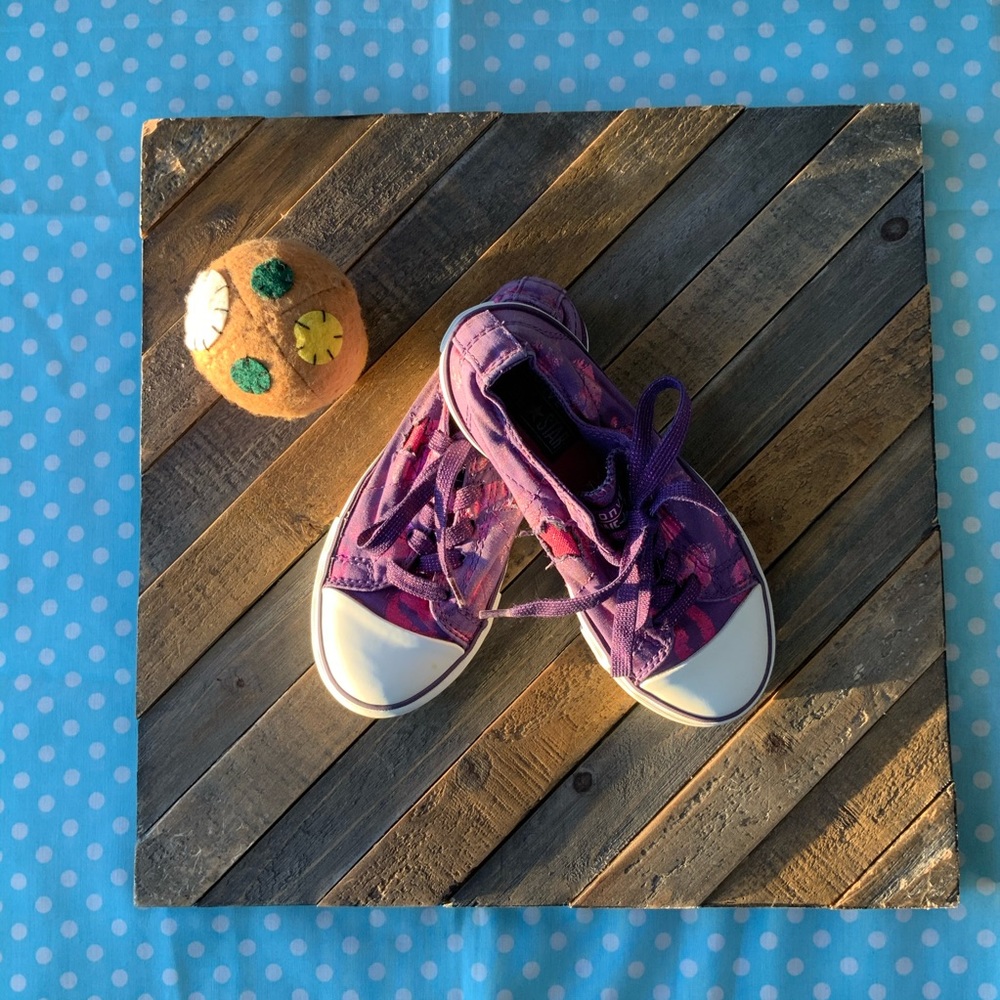 Kids sparkly purple converse
